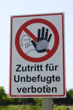 Schild, Zutritt für Unbefugte verboten, Nordrhein-Westfalen, Deutschland, Europa