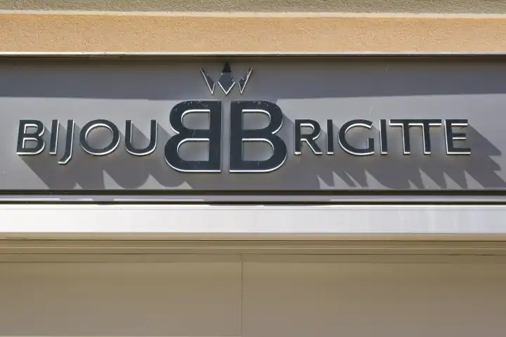 Bijou Brigitte, Schrift und Logo an der fassade, Nordrhein-Westfalen, Deutschland, Europa