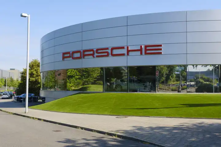 Porsche Zentrum Essen, Ruhrgebiet, Nordrhein-Westfalen, Deutschland, Europa