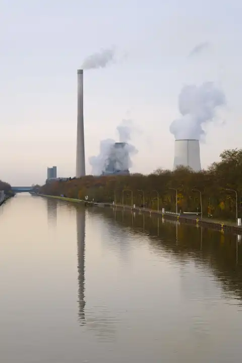 Steinkohlekraftwerk am Datteln-Hamm-Kanal, Bergkamen, Ruhrgebiet, Nordrhein-Westfalen, Deutschland, Europa
