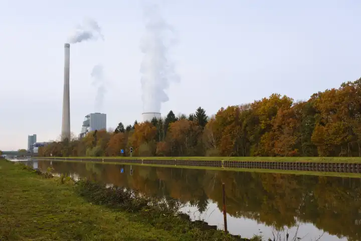 Steinkohlekraftwerk am Datteln-Hamm-Kanal, Bergkamen, Ruhrgebiet, Nordrhein-Westfalen, Deutschland, Europa