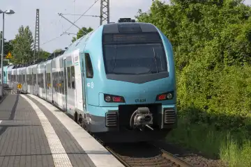 Nahverkehrszug der Eurobahn, Haltestelle, Lünen, Ruhrgebiet, Nordrhein-Westfalen, Deutschland, Europa