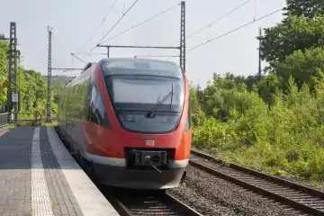 Nahverkehrszug der DB, RB 51, Deutsche Bahn, Haltestelle Preußen, Lünen, Ruhrgebiet, Nordrhein-Westfalen, Deutschland, Europa