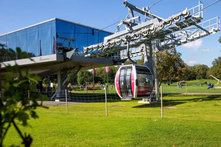 BUGA (Bundesgartenschau) Mannheim 2023: Die Seilbahn verbindet die beiden Ausstellungsgelände Luisenpark und Spinellipark miteinander