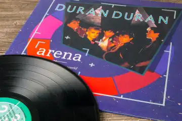 Cover of the album ARENA by the English band DURAN DURAN from 1984