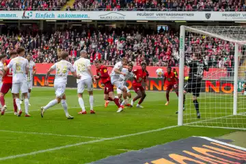 20.04.2024, Football 2nd Bundesliga, Season 2023/24, Matchday 30: 1. FC Kaiserslautern vs SV Wehen Wiesbaden (1:1). In this situation, Filip Kaloc (26, 1. FC Kaiserslautern) gave his team a 1-0 lead