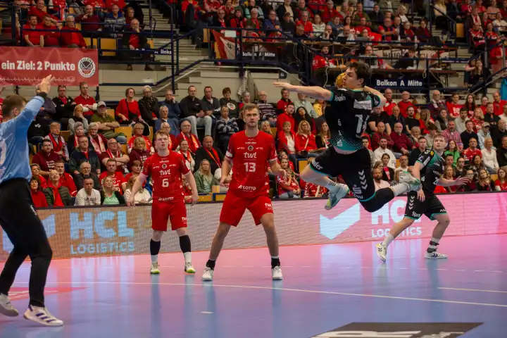 26.04.2024, 2nd HBL (German Handball League), Matchday 30: Eulen Ludwigshafen against TuSEM Essen (final score 32:37). Christian Wilhelm (14, TuSEM Essen) pulls away