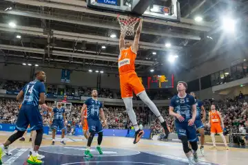Matchday: MLP Academics Heidelberg against Ratiopharm Ulm (final score 57:73). Pacome Dadiet (1, Ratiopharm Ulm) with the dunk
