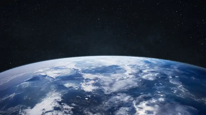 Erstaunlicher blauer Planet Erde mit Ozean, Wolken und Kontinenten im offenen Raum am Sternenhimmel.