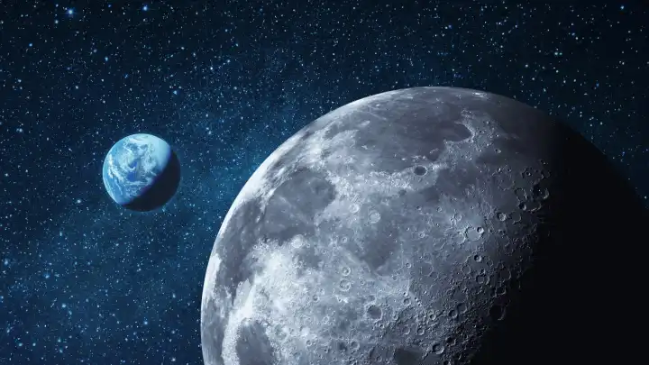 Mond mit Kratern und blauem Planeten Erde im sternenklaren Raum. Oberfläche des Mondes und Blick auf die Erde. Weltraumerkundung und Mondmission