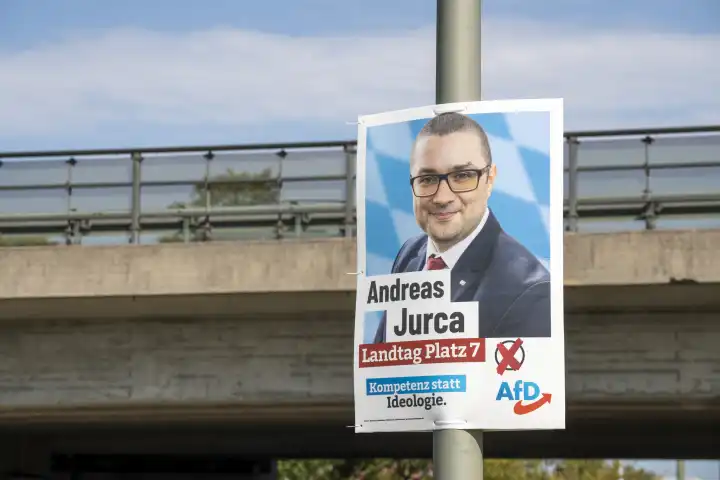 Wahlplakat zur Landtagswahl in Bayern von der Partei AfD Alternative für Deutschland. Auf dem Plakat ist Partei Mitglied und Kanditat für die Wahl Andreas Jurca aus Augsburg zu sehen