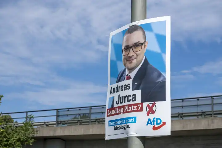Wahlplakat zur Landtagswahl in Bayern von der Partei AfD Alternative für Deutschland. Auf dem Plakat ist Partei Mitglied und Kanditat für die Wahl Andreas Jurca aus Augsburg zu sehen