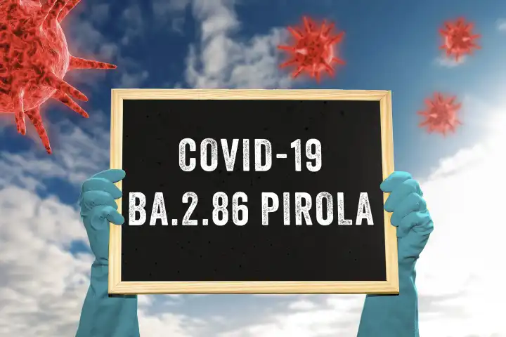 Hand mit Handschuhen hält eine Tafel in die Luft mit Aufschrift: Covid-19 BA.2.86 Pirola. Neue Corona Virus Variante Symbolbild FOTOMONTAGE