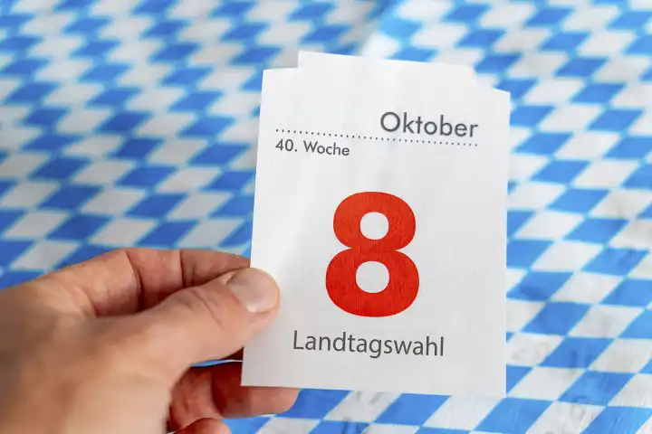 Symbolbild zur Landtagswahl in Bayern am 8 Oktober.  Kalenderblatt FOTOMONTAGE