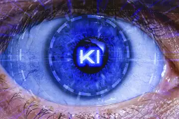 Blaues Auge mit blauen Adern und großer Pupille, in der Mitte das Wort: KI - künstliche Intelligenz. Symbolbild für den Fortschritt und das Thema AI - Artificial Intelligence. FOTOMONTAGE 