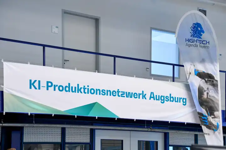 Präsentation des KI-Netzwerks Augsburg „Ein Erfolgsmodell für Schwaben“ in der KI-Forschungshalle „Halle 43“ der Universität Augsburg
