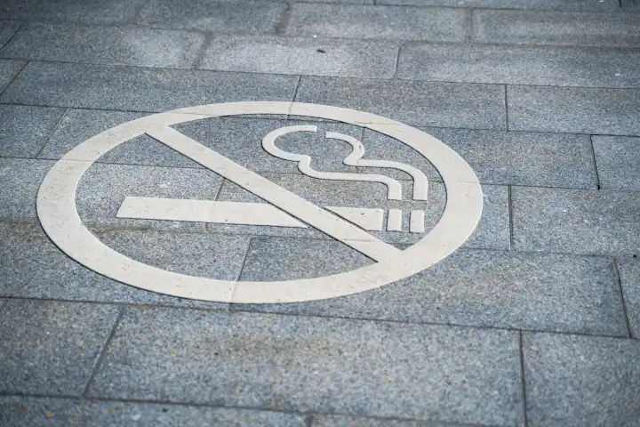 July 21, 2023: Sign on the street, smoking ban. Forbidden to smoke zone