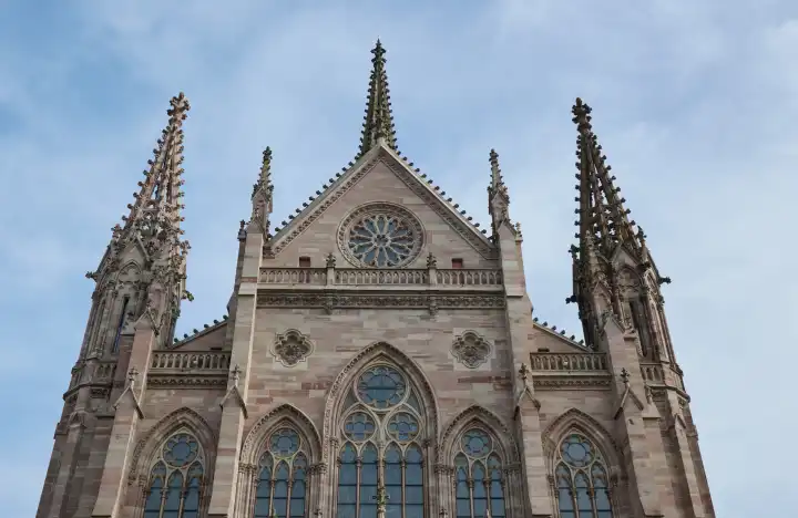 Teil der protestantischen St. Stephanskirche (Temple Saint-Étienne), der wichtigsten reformierten Kirche in der Stadt Mulhouse im Elsass, Frankreich