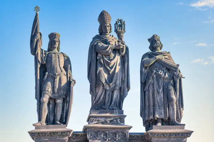 Skulpturengruppe mit der Darstellung des Heiligen Norbert, des Heiligen Wenzel und des Heiligen Sigismund von Josef Max Auf der Karlsbrücke in Prag