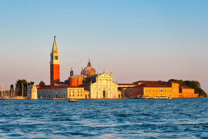 Basilika San Giorgio Maggiore auf der kleinen Insel San Giorgio in der Lagune von Venedig.