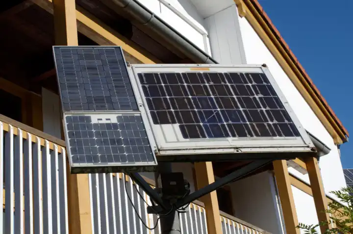 Kleine Photovoltaikelemente zur Stromversorgung von Außenbeleuchtung und Autmaten