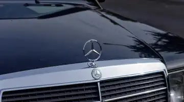 Mercedes star on the hood