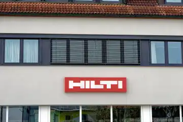 Lettering of the tool manufacturer Hilti on the façade above the store