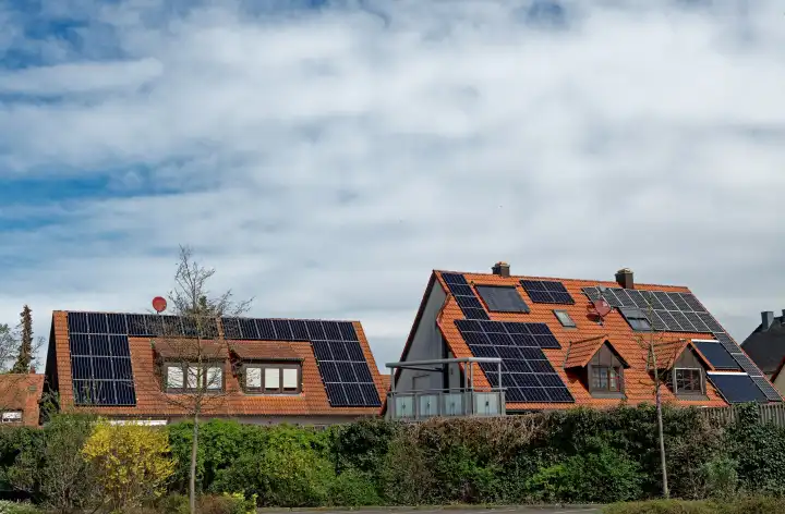Photovoltaikanlagen zur Stromgewinnung auf Hausdächern