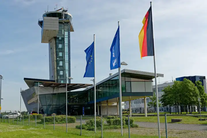 Tower am Albrecht-Dürer Flughafen in Nürnberg, Bayern, Deutschland