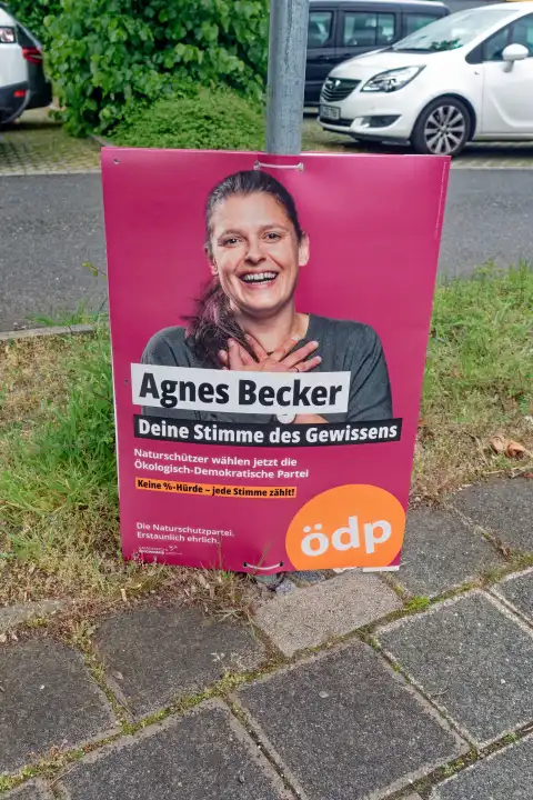 Europawahl 2024 Wahlplakat der Partei ÖDP mit der bayerischen Vorsitzenden und Kandidatin Agnes Becker