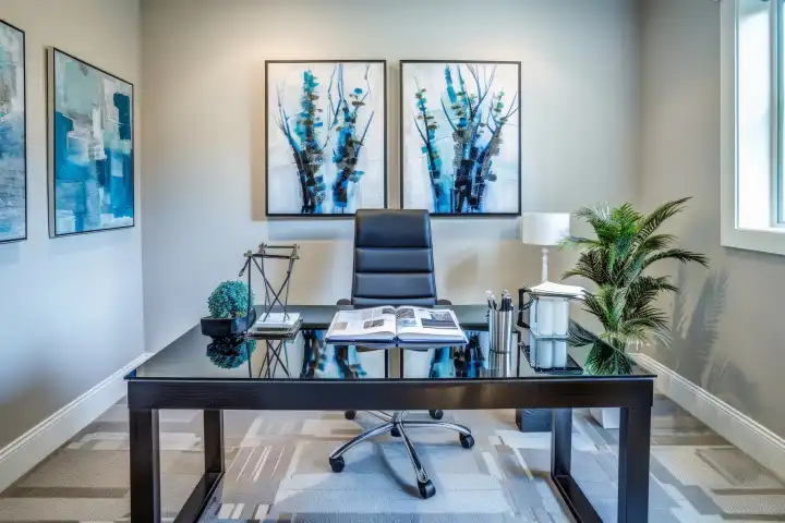 Ein gut organisiertes Heimbüro mit einem schlanken Schreibtisch und einem bequemen Stuhl, generiert mit KI