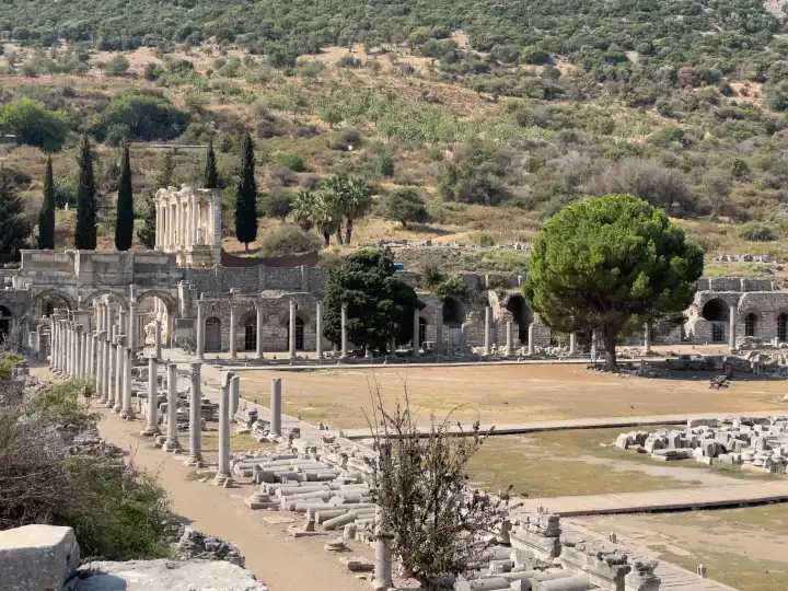 Blick ins historische Ephesus - Selcuk, Türkei - Ehemaliger Marktplatz