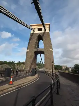 Clifton-Hängebrücke über die Avon-Schlucht und den Fluss Avon, entworfen von Brunel und fertiggestellt 1864 in Bristol, Vereinigtes Königreich