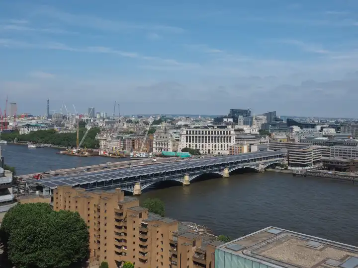 Panoramablick auf die Themse in London, UK