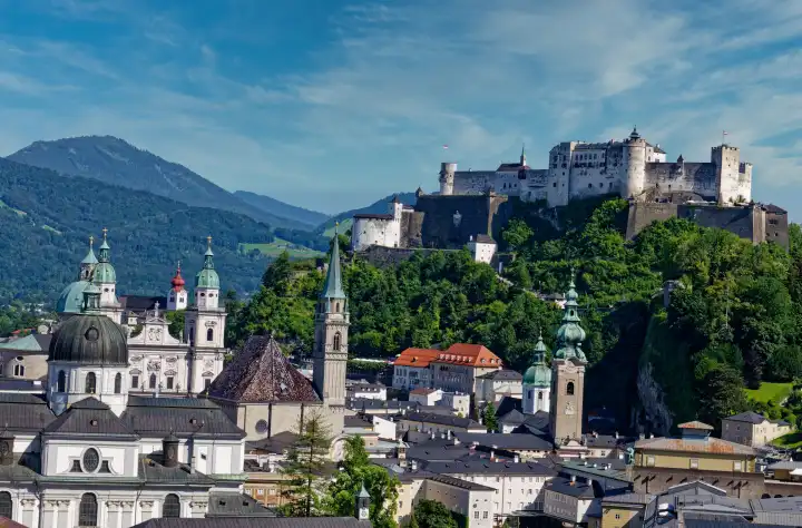 Salzburg mit Festung Hohensalzburg in Österreich